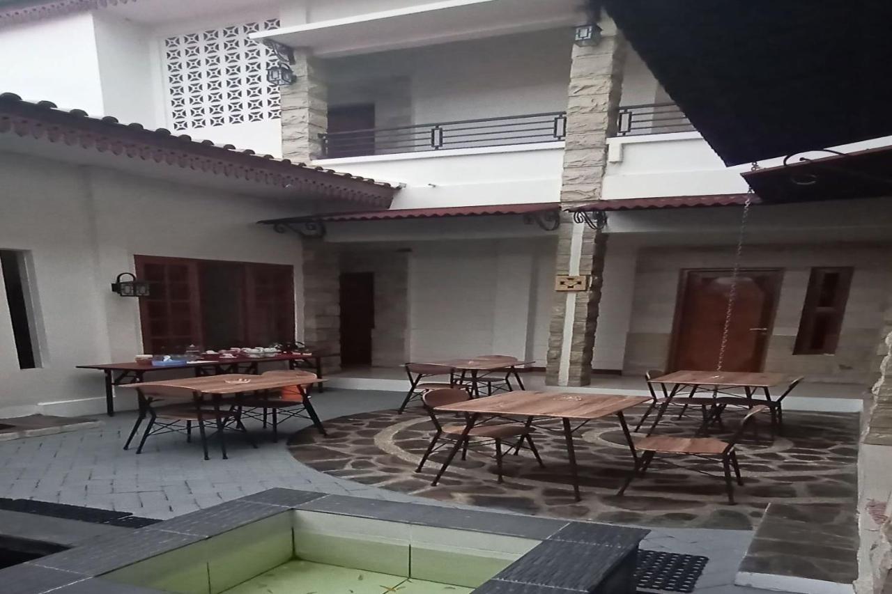 S5 Guest House Yogyakarta Exterior foto